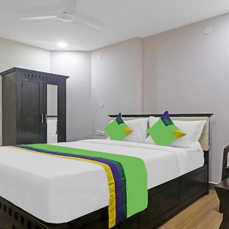 Treebo Purple Square Hotel Хидерабад Екстериор снимка