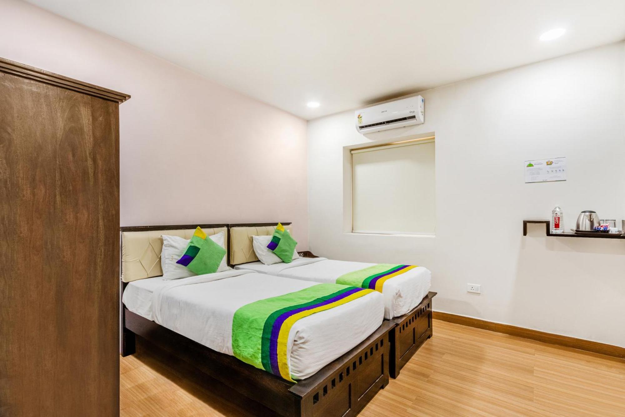 Treebo Purple Square Hotel Хидерабад Екстериор снимка