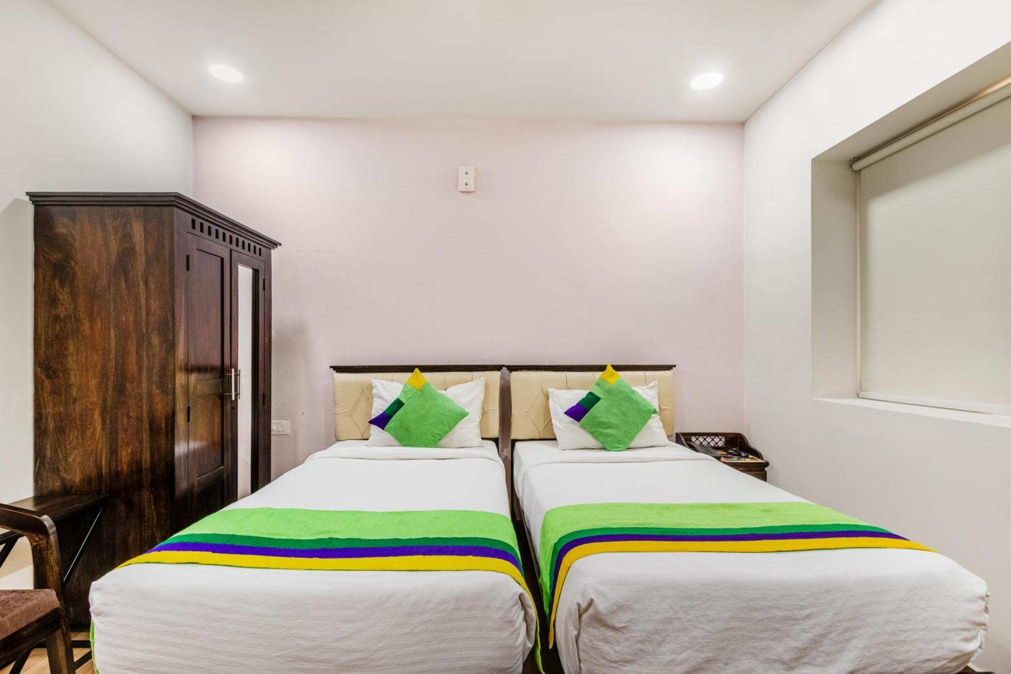 Treebo Purple Square Hotel Хидерабад Екстериор снимка