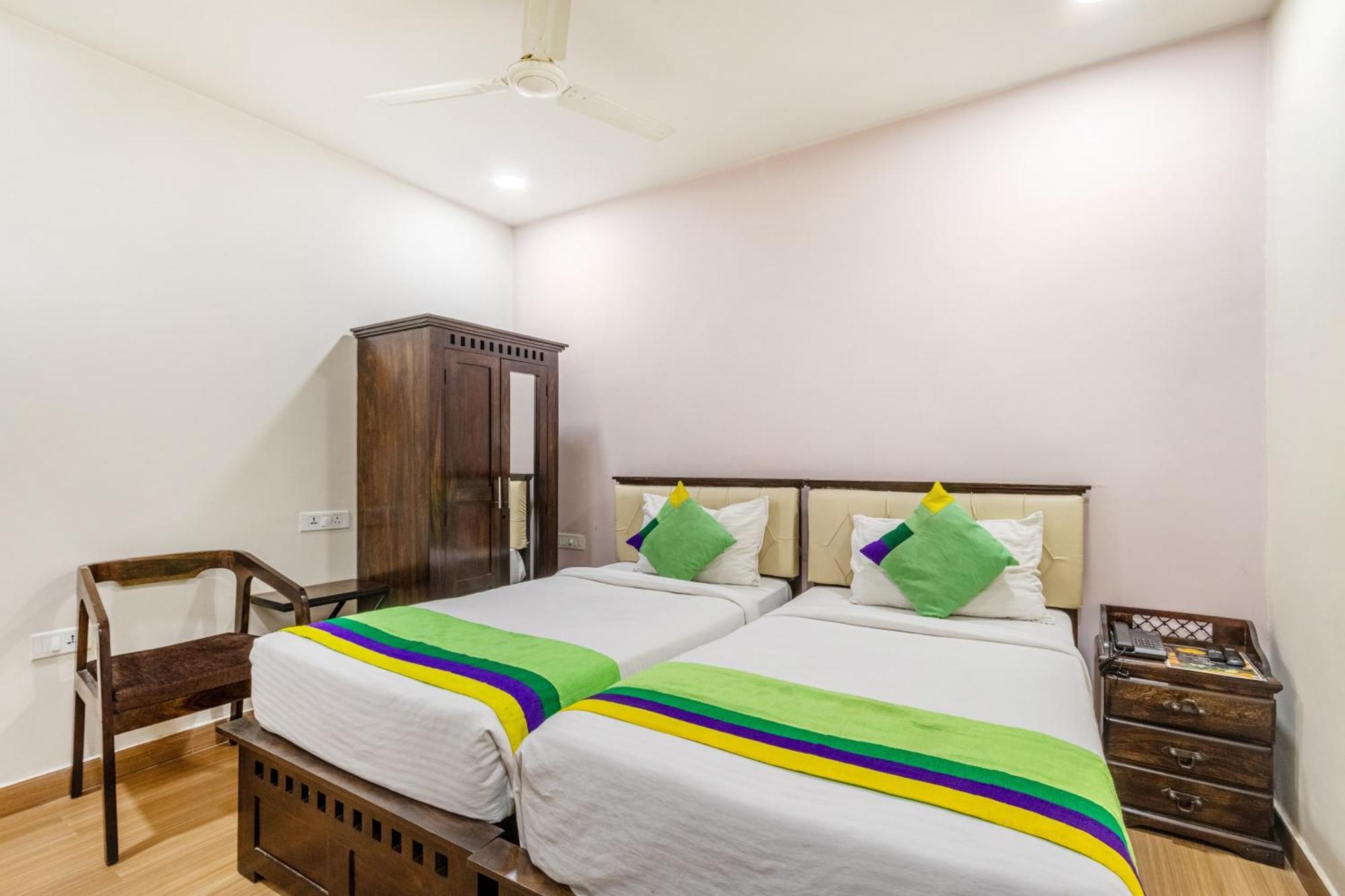 Treebo Purple Square Hotel Хидерабад Екстериор снимка
