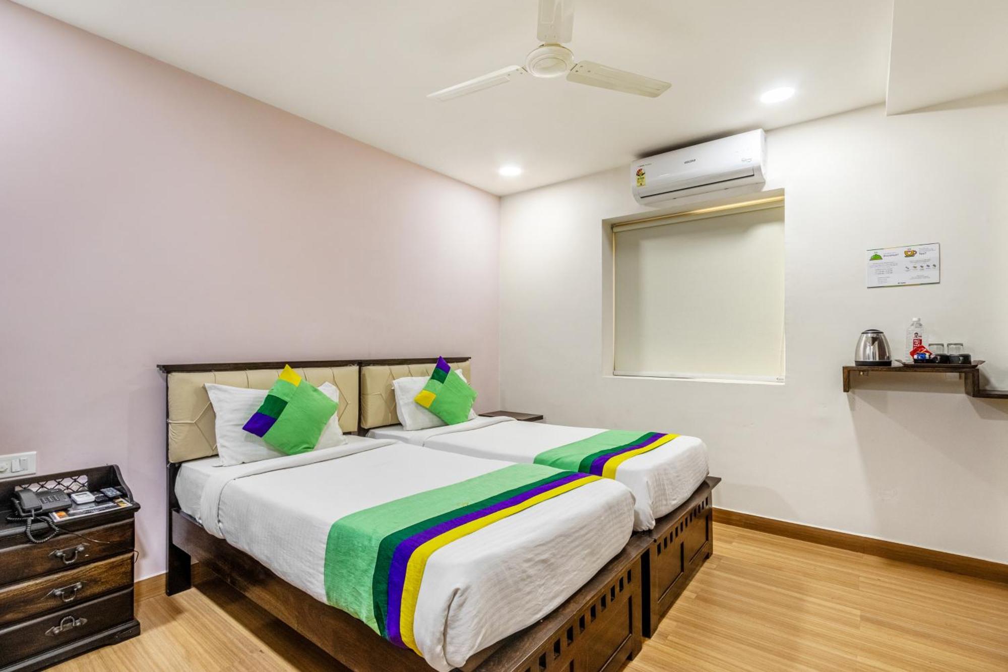 Treebo Purple Square Hotel Хидерабад Екстериор снимка