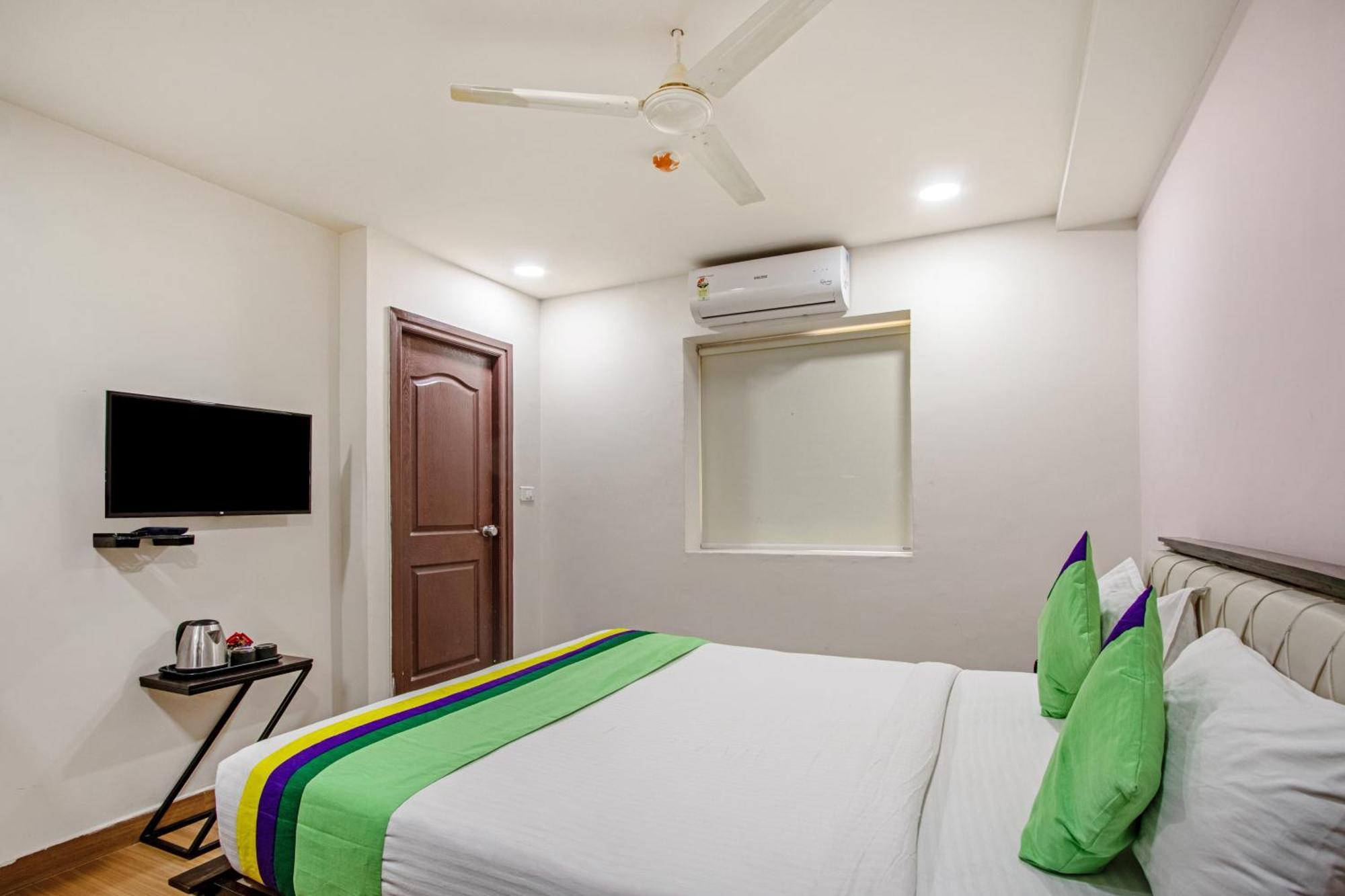 Treebo Purple Square Hotel Хидерабад Екстериор снимка