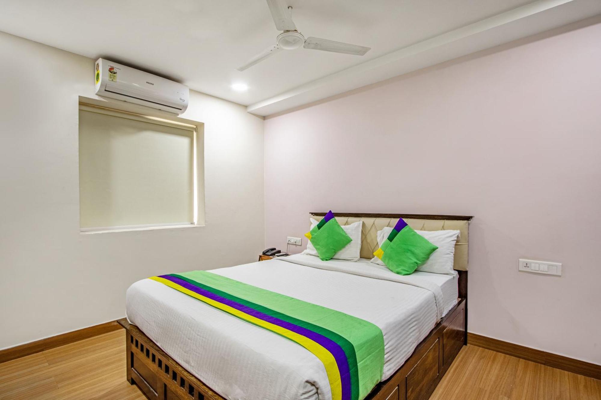 Treebo Purple Square Hotel Хидерабад Екстериор снимка