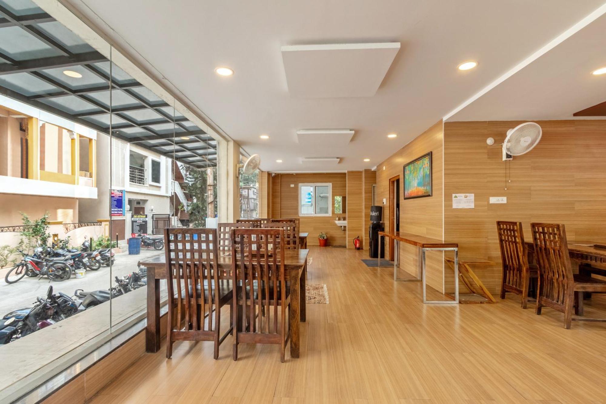 Treebo Purple Square Hotel Хидерабад Екстериор снимка